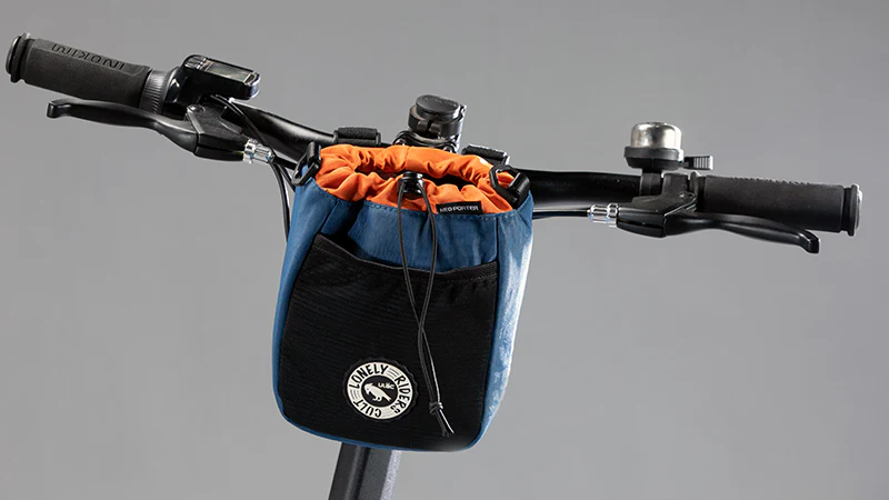 Смотреть видеообзор Сумка для велосипеда Ulac C-Hold+ Bicycle Feed Bag Moss
