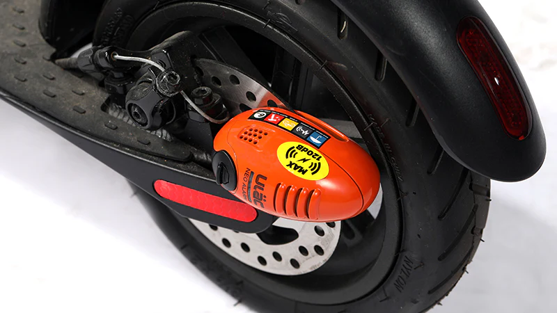Смотреть видеообзор Велосипедный замок Ulac Air Alarm Disc Lock Red